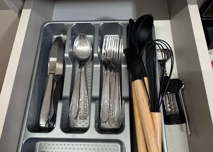 アパート Nest ティラナ